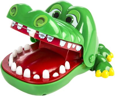 Crocodile Dentist - A Funny Figer Biting Grouchy Friend with a Grievous Toothache